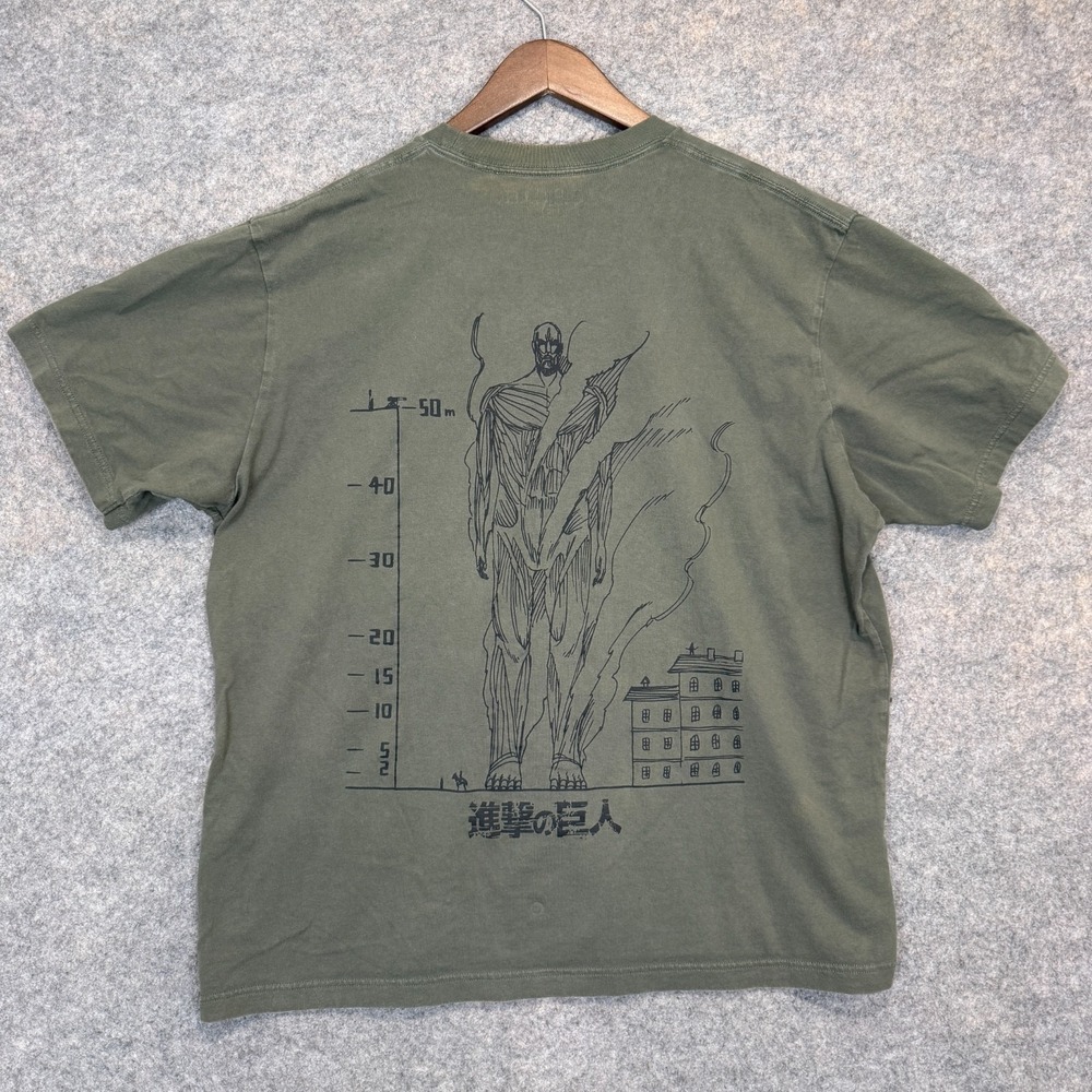 Attack on Titan x Uniqlo T Shirt Mens XL Colussus Titan Graphic Anime Rare Tee